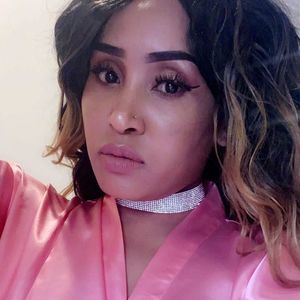 Meet your Posher, Vee